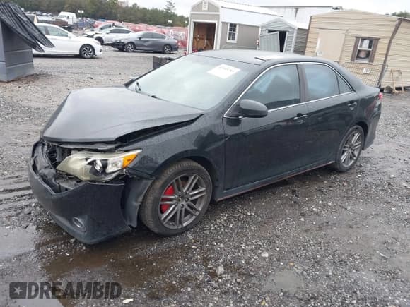 ✅ 2014 Toyota Camry SE • VIN: 4T1BF1FK7EU796795 • Lot: 43545785. Wystawiony na IAAI z przebiegiem 241 455 mil. Bezpłatny archiwum sprzedaży aukcyjnych z USA i szczegółowy raport historii pojazdu na DreamBid. Zdjęcie 2.