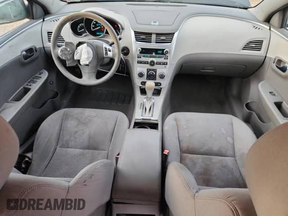 2011 Chevrolet Malibu 1LS z VIN 1G1ZB5E1XBF379694, wystawiony jako Copart lot #83865035 z przebiegiem 120 867 mil mil oraz Szkoda całkowita • Salvage title. Historia ofert i sprzedaży dostępna na DreamBid. Obrazek 8.