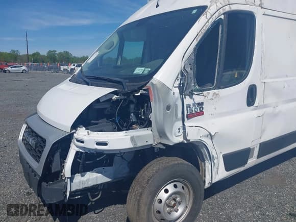 ✅ 2021 Ram ProMaster Cargo • VIN: 3C6LRVBG5ME527045 • Lot: 42085297. Listed on IAAI with 27,399 mi. Free auction sales archive from the USA and detailed vehicle history report at DreamBid. Image 6.