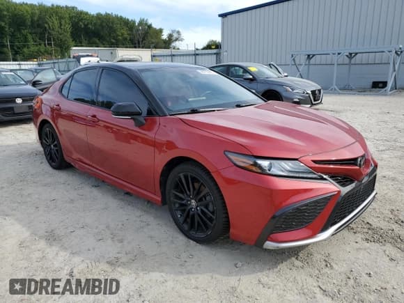 ✅ 2021 Toyota Camry XSE • VIN: 4T1K61AK0MU464946 • Lot: 68275625. Wystawiony na Copart z przebiegiem 63 951 mil. Bezpłatny archiwum sprzedaży aukcyjnych z USA i szczegółowy raport historii pojazdu na DreamBid. Zdjęcie 4.