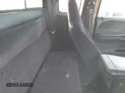 ✅ 2000 Dodge Dakota SLT • VIN: 1B7GG22XXYS610262 • Lot: 41806744. Wystawiony na IAAI z przebiegiem 243 650 mil. Bezpłatny archiwum sprzedaży aukcyjnych z USA i szczegółowy raport historii pojazdu na DreamBid. Zdjęcie 8.