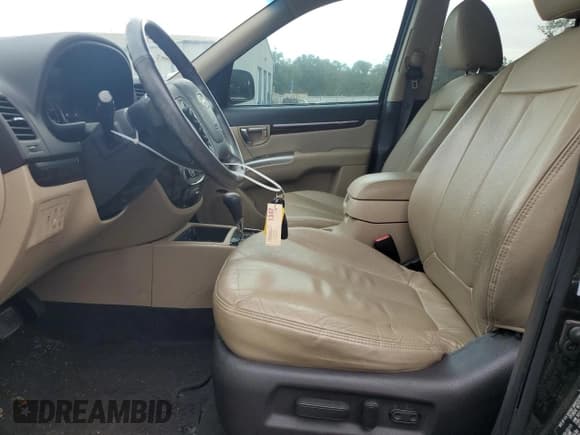 ✅ 2011 Hyundai Santa Fe Limited • VIN: 5XYZK4AG3BG047041 • Lot: 62326364. Listed on Copart with 102,081 mi. Free auction sales archive from the USA and detailed vehicle history report at DreamBid. Image 7.