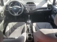 ✅ 2010 Honda Fit • VIN: JHMGE8H23AS023717 • Lot: 91311355. Wystawiony na Copart z przebiegiem 115 571 mil. Bezpłatny archiwum sprzedaży aukcyjnych z USA i szczegółowy raport historii pojazdu na DreamBid. Zdjęcie 8.