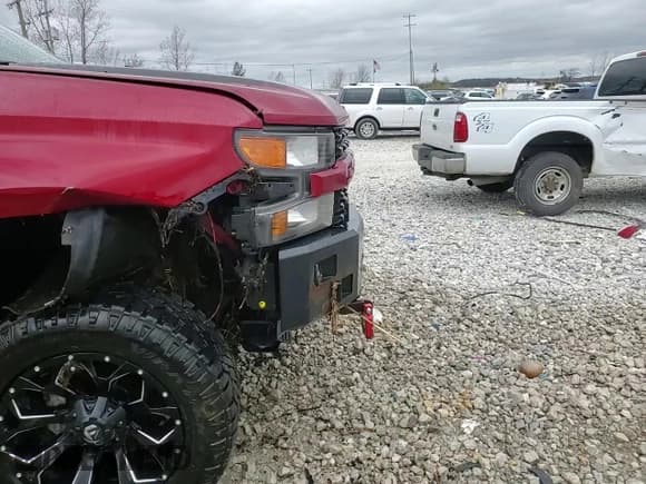 ✅ 2019 Chevrolet Silverado 1500 Custom • VIN: 1GCRYBEF6KZ217835 • Lot: 53813025. Listed on Copart with 88,568 mi. Free auction sales archive from the USA and detailed vehicle history report at DreamBid. Image 13.