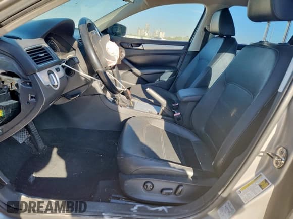 ✅ 2012 Volkswagen Passat SE • VIN: 1VWBP7A35CC105610 • Lot: 86440605. Listed on Copart with Not provided. Free auction sales archive from the USA and detailed vehicle history report at DreamBid. Image 7.