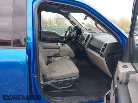 ✅ 2016 Ford F-150 XLT • VIN: 1FTEW1E83GFC81887 • Lot: 42051744. Wystawiony na IAAI z przebiegiem 129 635 mil. Bezpłatny archiwum sprzedaży aukcyjnych z USA i szczegółowy raport historii pojazdu na DreamBid. Zdjęcie 5.