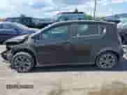 2020 Chevrolet Sonic LT с VIN 1G1JD6SB9L4104387, выставлен на аукционе IAAI как лот 42356127 с пробегом 125 111 миль миль и . История ставок и продаж доступна на DreamBid. Изображение 15.