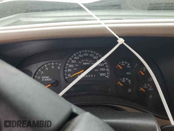 ✅ 2004 Chevrolet Suburban Z71 • VIN: 3GNFK16Z64G211289 • Лот: 51853965. Опубликован ранее на Copart с пробегом Не указан. Бесплатный доступ к архиву аукционных продаж из США и подробный отчёт об истории автомобиля на DreamBid. Изображение 9.