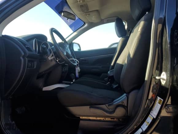 2013 Mitsubishi Outlander ES z VIN 4A4AP3AU9DE023832, wystawiony jako Copart lot #83817435 z przebiegiem 122 878 mil mil oraz Szkoda całkowita • Salvage title. Historia ofert i sprzedaży dostępna na DreamBid. Obrazek 7.