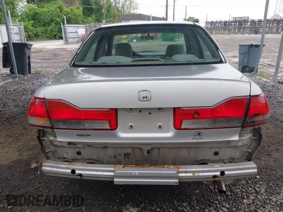 2001 Honda Accord VP with VIN 1HGCF86611A088026, listed as a IAAI auction lot 42265828 with 139,753 mi miles and . Bid and sale history available at DreamBid. Image 16.