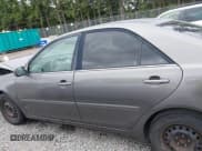 ✅ 2005 Toyota Camry STD • VIN: 4T1BE32K65U516837 • Лот: 42417198. Опубликован ранее на IAAI с пробегом 127 002 миль. Бесплатный доступ к архиву аукционных продаж из США и подробный отчёт об истории автомобиля на DreamBid. Изображение 14.