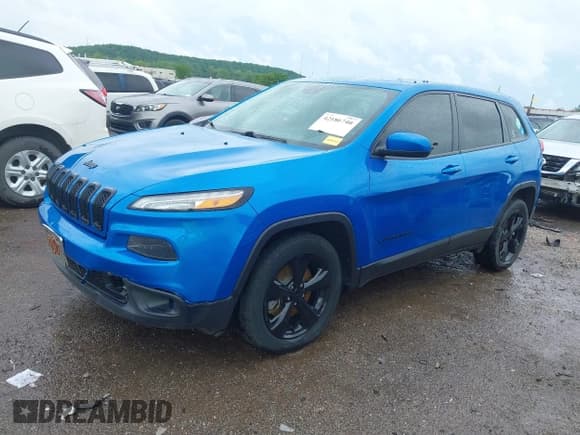 ✅ 2018 Jeep Cherokee Latitude Tech Connect • VIN: 1C4PJLCBXJD595296 • Лот: 42186740. Опубликован ранее на IAAI с пробегом 100 743 миль. Бесплатный доступ к архиву аукционных продаж из США и подробный отчёт об истории автомобиля на DreamBid. Изображение 2.