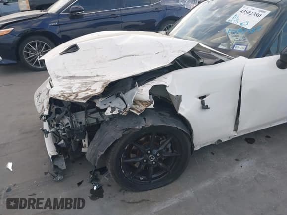 ✅ 2019 Mazda MX-5 Miata Sport • VIN: JM1NDAB75K0300176 • Лот: 43502380. Опубликован ранее на IAAI с пробегом 85 773 миль. Бесплатный доступ к архиву аукционных продаж из США и подробный отчёт об истории автомобиля на DreamBid. Изображение 6.