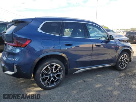 ✅ 2024 BMW X1 xDrive28i • VIN: WBX73EF0XR5017143 • Lot: 54323325. Listed on Copart with 5,411 mi. Free auction sales archive from the USA and detailed vehicle history report at DreamBid. Image 3.
