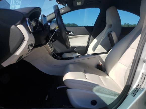 2015 Mercedes-Benz CLA 250 с VIN WDDSJ4EB0FN191749, выставлен на аукционе Copart как лот 84427565 с пробегом 120 473 миль миль и Чистый • Clean title. История ставок и продаж доступна на DreamBid. Изображение 7.