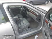 ✅ 2003 Cadillac DeVille • VIN: 1G6KD54Y43U195966 • Lot: 43737520. Wystawiony na IAAI z przebiegiem 183 707 mil. Bezpłatny archiwum sprzedaży aukcyjnych z USA i szczegółowy raport historii pojazdu na DreamBid. Zdjęcie 5.