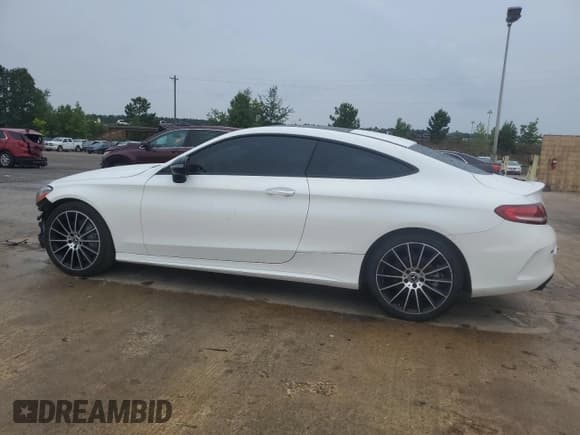 ✅ 2019 Mercedes-Benz C 300 • VIN: WDDWJ8DB6KF802642 • Лот: 58133945. Опубликован ранее на Copart с пробегом 104 977 миль. Бесплатный доступ к архиву аукционных продаж из США и подробный отчёт об истории автомобиля на DreamBid. Изображение 2.