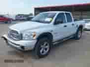 2008 Dodge 1500 SLT z VIN 1D7HU18288S584477, wystawiony jako IAAI lot #43352438 z przebiegiem 193 413 mil mil oraz . Historia ofert i sprzedaży dostępna na DreamBid. Obrazek 17.