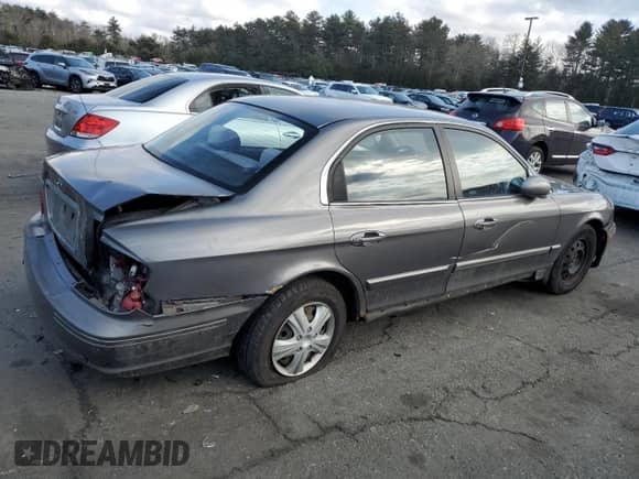 2002 Hyundai Sonata with VIN KMHWF25H62A662564, listed as a Copart auction lot 47608485 with 144,402 mi miles and Clean title. Bid and sale history available at DreamBid. Image 3.