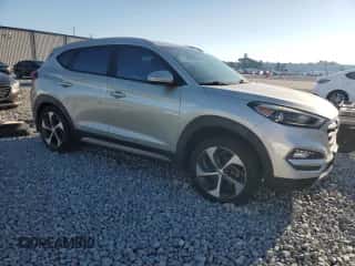 2017 Hyundai Tucson Sport z VIN KM8J33A29HU325419, wystawiony jako Copart lot #91262265 z przebiegiem 109 476 mil mil oraz Czysty tytuł • Clean title. Historia ofert i sprzedaży dostępna na DreamBid. Obrazek 4.