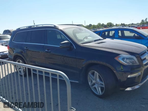 ✅ 2015 Mercedes-Benz GL 550 • VIN: 4JGDF7DE6FA552454 • Лот: 43497155. Опубликован ранее на IAAI с пробегом 139 467 миль. Бесплатный доступ к архиву аукционных продаж из США и подробный отчёт об истории автомобиля на DreamBid. Изображение 13.