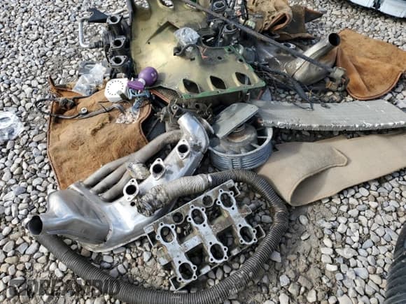 ✅ 1977 Porsche 911 • VIN: 9117200671 • Lot: 85718105. Listed on Copart with 148,346 mi. Free auction sales archive from the USA and detailed vehicle history report at DreamBid. Image 12.