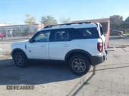 ✅ 2023 Ford Bronco Sport Badlands • VIN: 3FMCR9D98PRD78167 • Lot: 43343228. Wystawiony na IAAI z przebiegiem 20 333 mil. Bezpłatny archiwum sprzedaży aukcyjnych z USA i szczegółowy raport historii pojazdu na DreamBid. Zdjęcie 14.