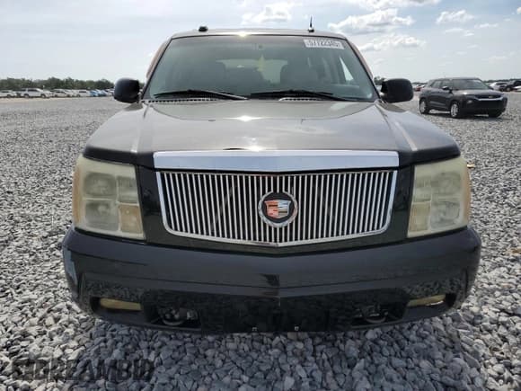 ✅ 2004 Cadillac Escalade • VIN: 1GYEK63N44R104349 • Lot: 57722345. Listed on Copart with 218,273 mi. Free auction sales archive from the USA and detailed vehicle history report at DreamBid. Image 5.