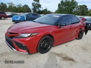 ✅ 2021 Toyota Camry XSE • VIN: 4T1K61AK0MU464946 • Lot: 68275625. Wystawiony na Copart z przebiegiem 63 951 mil. Bezpłatny archiwum sprzedaży aukcyjnych z USA i szczegółowy raport historii pojazdu na DreamBid. Zdjęcie 1.