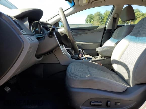 ✅ 2011 Hyundai Sonata GLS • VIN: 5NPEB4AC9BH300397 • Lot: 73429244. Listed on Copart with 215,660 mi. Free auction sales archive from the USA and detailed vehicle history report at DreamBid. Image 7.