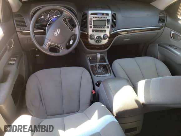 2011 Hyundai Santa Fe GLS с VIN 5XYZGDAB6BG069735, выставлен на аукционе Copart как лот 77184514 с пробегом 239 093 миль миль и Чистый • Clean title. История ставок и продаж доступна на DreamBid. Изображение 8.