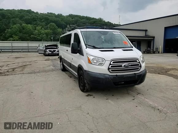 ✅ 2015 Ford Transit XL • VIN: 1FBZX2ZM1FKA62240 • Lot: 60873265. Wystawiony na Copart z przebiegiem 195 271 mil. Bezpłatny archiwum sprzedaży aukcyjnych z USA i szczegółowy raport historii pojazdu na DreamBid. Zdjęcie 14.