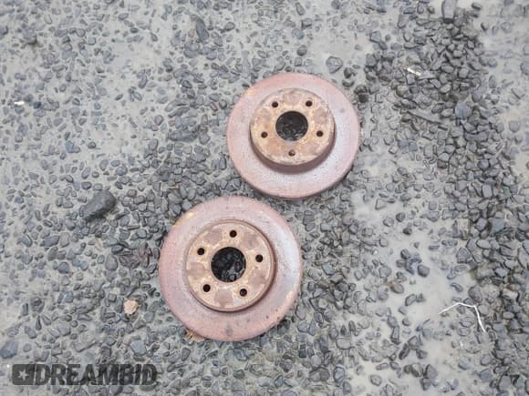 ✅ 2001 Suzuki XL7 Standard • VIN: JS3TX92VX14114699 • Lot: 41085552. Wystawiony na IAAI z przebiegiem 195 316 mil. Bezpłatny archiwum sprzedaży aukcyjnych z USA i szczegółowy raport historii pojazdu na DreamBid. Zdjęcie 12.