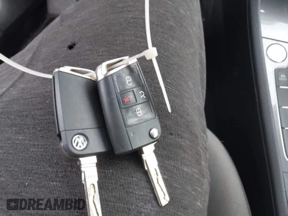 ✅ 2016 Volkswagen Golf SE • VIN: WVWKP7AU4GW913754 • Lot: 43688204. Wystawiony na IAAI z przebiegiem 65 721 mil. Bezpłatny archiwum sprzedaży aukcyjnych z USA i szczegółowy raport historii pojazdu na DreamBid. Zdjęcie 11.