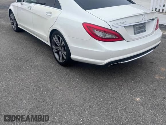 ✅ 2012 Mercedes-Benz CLS 550 • VIN: WDDLJ7DB4CA011280 • Лот: 92536385. Опубликован ранее на Copart с пробегом 138 682 миль. Бесплатный доступ к архиву аукционных продаж из США и подробный отчёт об истории автомобиля на DreamBid. Изображение 3.
