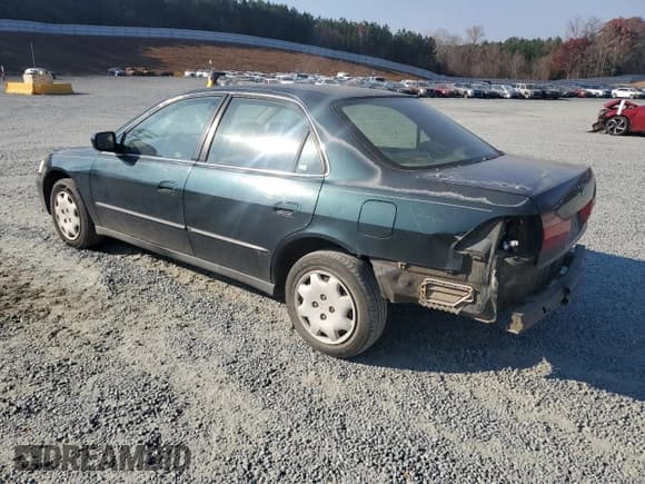 ✅ 1999 Honda Accord LX • VIN: 1HGCG5642XA123384 • Лот: 93649105. Опубликован ранее на Copart с пробегом 361 335 миль. Бесплатный доступ к архиву аукционных продаж из США и подробный отчёт об истории автомобиля на DreamBid. Изображение 2.