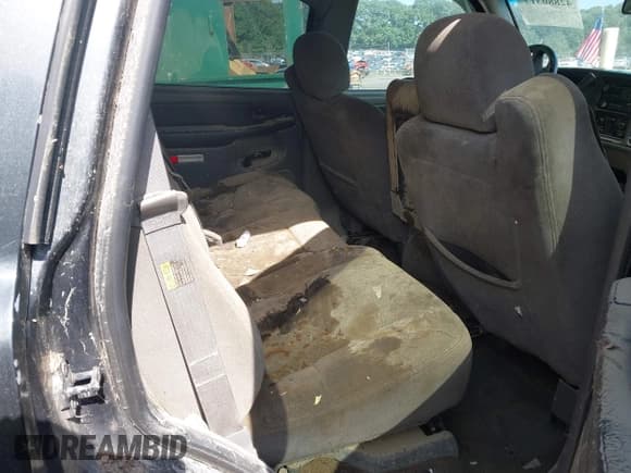 ✅ 2003 Chevrolet Tahoe LS • VIN: 1GNEC13V53R214113 • Lot: 42880317. Listed on IAAI with 264,509 mi. Free auction sales archive from the USA and detailed vehicle history report at DreamBid. Image 8.