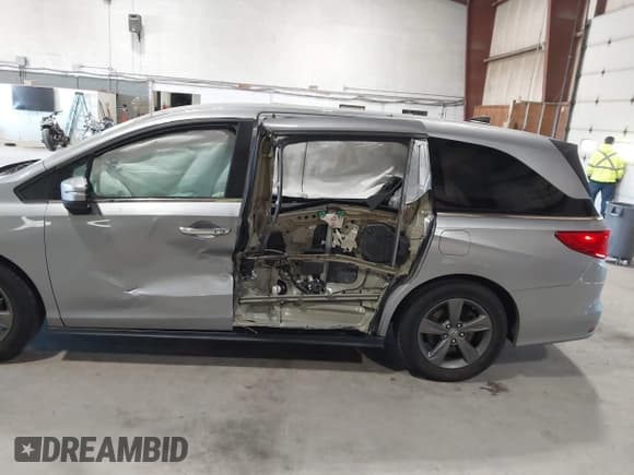 ✅ 2021 Honda Odyssey EX • VIN: 5FNRL6H50MB013310 • Lot: 43332324. Listed on IAAI with 87,756 mi. Free auction sales archive from the USA and detailed vehicle history report at DreamBid. Image 6.