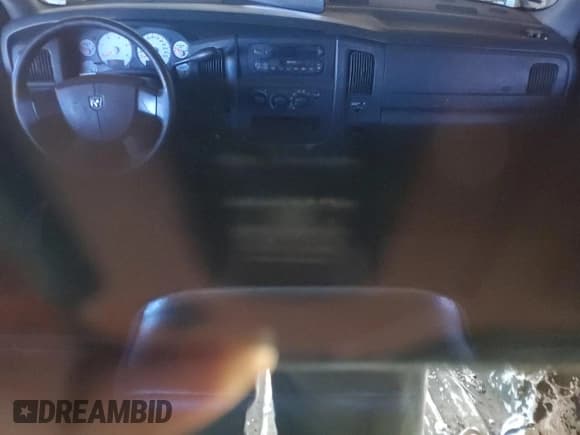 ✅ 2005 Dodge 2500 ST • VIN: 3D7KR26C85G831315 • Лот: 85446194. Опубликован ранее на Copart с пробегом 138 876 миль. Бесплатный доступ к архиву аукционных продаж из США и подробный отчёт об истории автомобиля на DreamBid. Изображение 8.