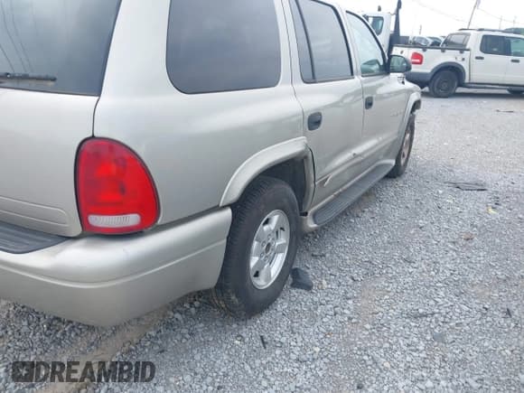 ✅ 2001 Dodge Durango • VIN: 1B4HR28N21F549196 • Lot: 41704523. Wystawiony na IAAI z przebiegiem 230 417 mil. Bezpłatny archiwum sprzedaży aukcyjnych z USA i szczegółowy raport historii pojazdu na DreamBid. Zdjęcie 4.