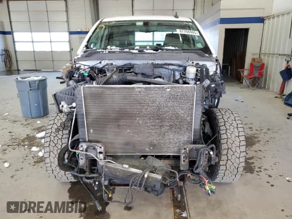 ✅ 2017 Chevrolet Silverado 2500HD Work Truck • VIN: 1GC2KUEG2HZ172067 • Lot: 87768465. Wystawiony na Copart z przebiegiem 125 981 mil. Bezpłatny archiwum sprzedaży aukcyjnych z USA i szczegółowy raport historii pojazdu na DreamBid. Zdjęcie 5.