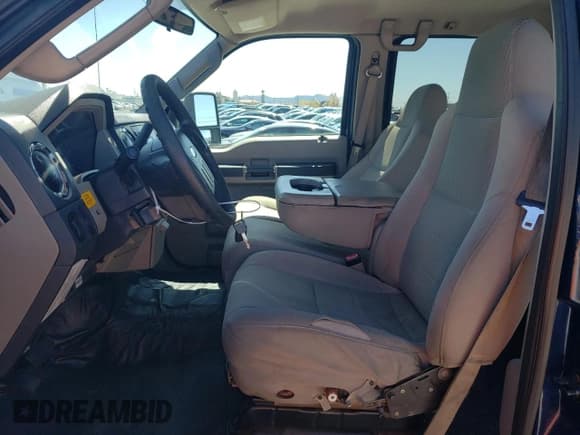 ✅ 2008 Ford F-550 XL • VIN: 1FDAW56R78ED93561 • Лот: 49654555. Опубликован ранее на Copart с пробегом 134 722 миль. Бесплатный доступ к архиву аукционных продаж из США и подробный отчёт об истории автомобиля на DreamBid. Изображение 7.