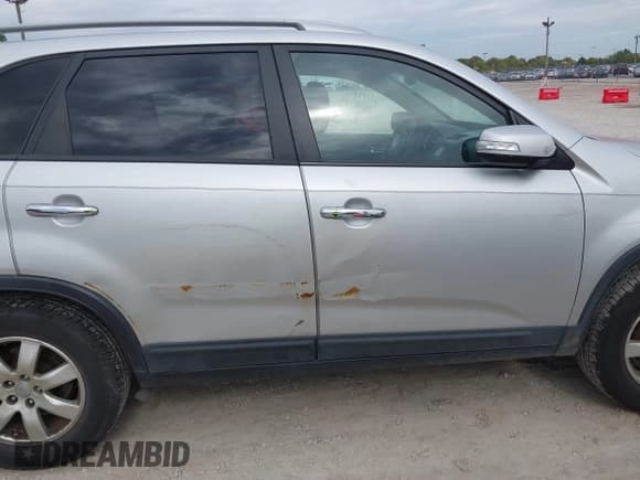 ✅ 2013 Kia Sorento LX • VIN: 5XYKT4A64DG394466 • Lot: 43443108. Listed on IAAI with 141,918 mi. Free auction sales archive from the USA and detailed vehicle history report at DreamBid. Image 6.