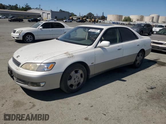 ✅ 2001 Lexus ES 300 • VIN: JT8BF28G210322000 • Lot: 62610505. Wystawiony na Copart z przebiegiem 208 557 mil. Bezpłatny archiwum sprzedaży aukcyjnych z USA i szczegółowy raport historii pojazdu na DreamBid. Zdjęcie 1.