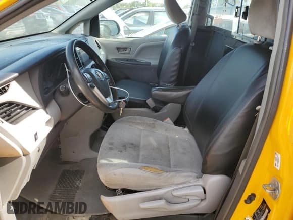 ✅ 2016 Toyota Sienna L • VIN: 5TDZK3DC1GS704058 • Lot: 85184565. Listed on Copart with Not provided. Free auction sales archive from the USA and detailed vehicle history report at DreamBid. Image 7.