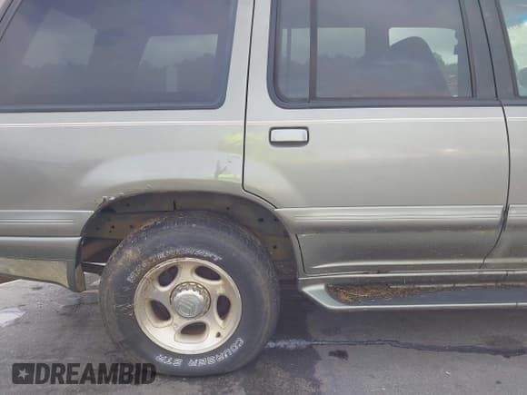 ✅ 2000 Mercury Mountaineer • VIN: 4M2ZU86P8YUJ07066 • Lot: 42114617. Listed on IAAI with 233,146 mi. Free auction sales archive from the USA and detailed vehicle history report at DreamBid. Image 6.