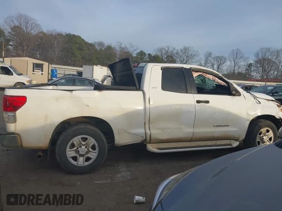 ✅ 2010 Toyota Tundra • VIN: 5TFRM5F1XAX013002 • Lot: 41457809. Listed on IAAI with 300,706 mi. Free auction sales archive from the USA and detailed vehicle history report at DreamBid. Image 13.