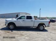 ✅ 2020 Ram 2500 Tradesman • VIN: 3C6UR5CLXLG217797 • Lot: 41994981. Wystawiony na IAAI z przebiegiem 209 325 mil. Bezpłatny archiwum sprzedaży aukcyjnych z USA i szczegółowy raport historii pojazdu na DreamBid. Zdjęcie 14.
