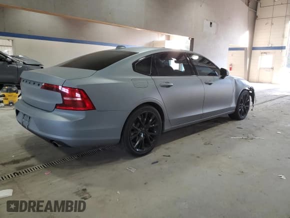 ✅ 2018 Volvo S90 Momentum • VIN: LVY982MK3JP008280 • Лот: 91627885. Опубликован ранее на Copart с пробегом 102 517 миль. Бесплатный доступ к архиву аукционных продаж из США и подробный отчёт об истории автомобиля на DreamBid. Изображение 3.