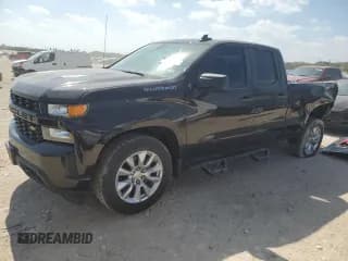 ✅ 2020 Chevrolet Silverado 1500 Custom • VIN: 1GCRWBEH0LZ235143 • Lot: 87469695. Wystawiony na Copart z przebiegiem 110 818 mil. Bezpłatny archiwum sprzedaży aukcyjnych z USA i szczegółowy raport historii pojazdu na DreamBid. Zdjęcie 1.